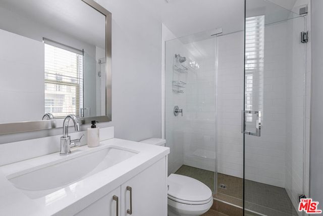 1405 Bates Avenue, Los Angeles, CA 90027