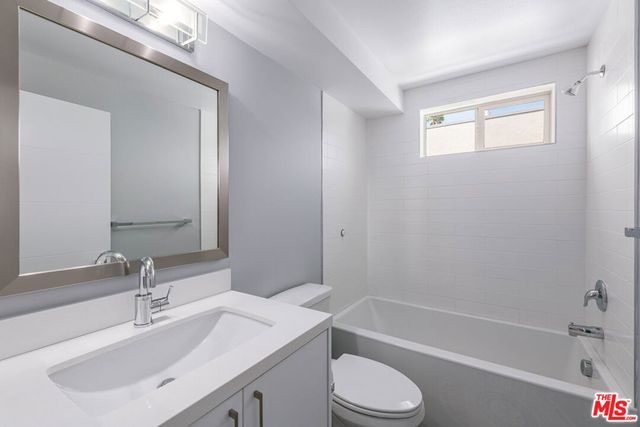 1405 Bates Avenue, Los Angeles, CA 90027