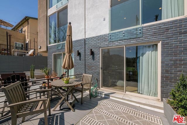 1405 Bates Avenue, Los Angeles, CA 90027