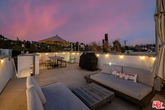 1405 Bates Avenue, Los Angeles, CA 90027