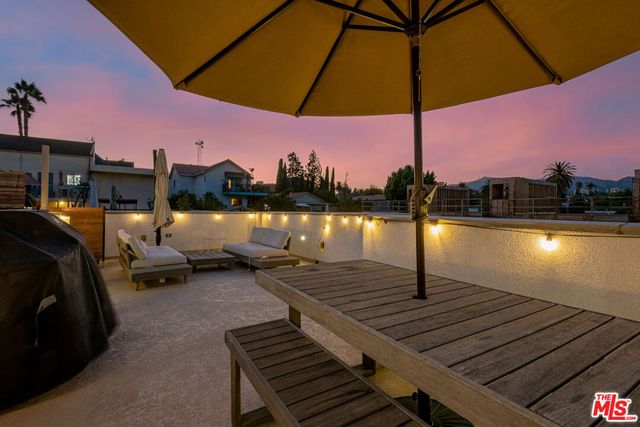 1405 Bates Avenue, Los Angeles, CA 90027