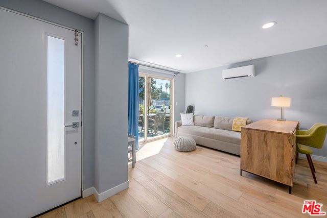 1405 Bates Avenue, Los Angeles, CA 90027