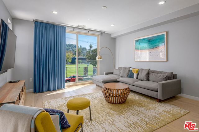 1405 Bates Avenue, Los Angeles, CA 90027