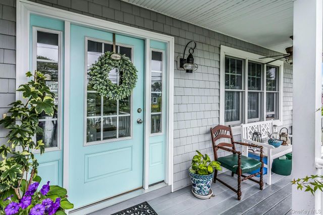 10 Garfield Place, Massapequa, NY 11758