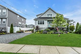 10 Garfield Place, Massapequa, NY 11758