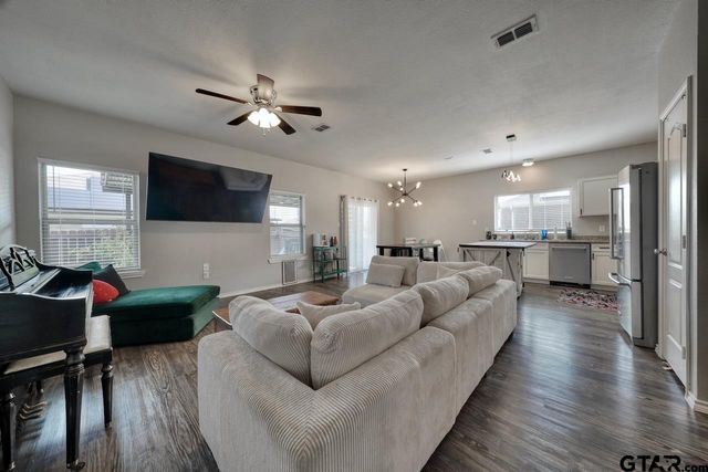 306 Ruffin Road, Mabank, TX 75147