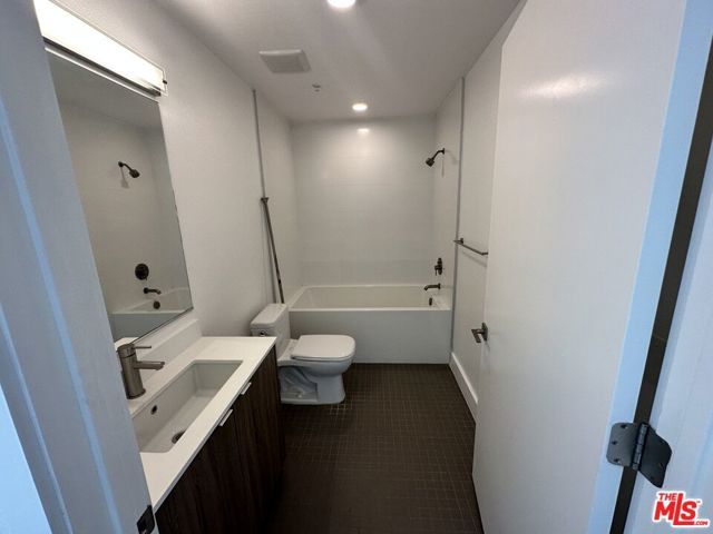4210 Del Rey Avenue 417, Marina Del Rey, CA 90292
