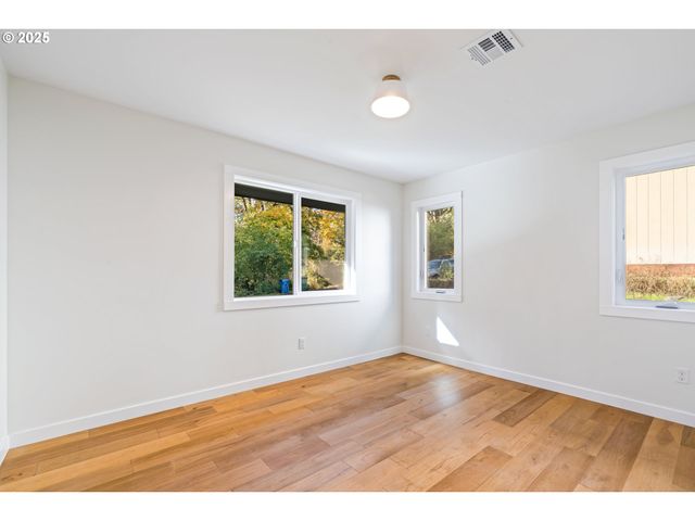 646 Se OAK St, White Salmon, WA 98672