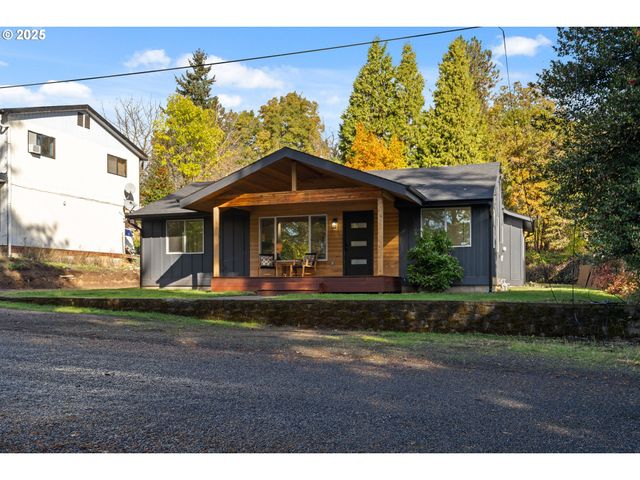 646 Se OAK St, White Salmon, WA 98672