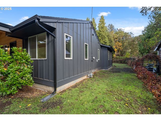 646 Se OAK St, White Salmon, WA 98672