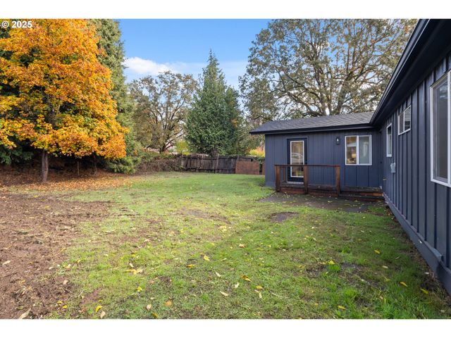 646 Se OAK St, White Salmon, WA 98672