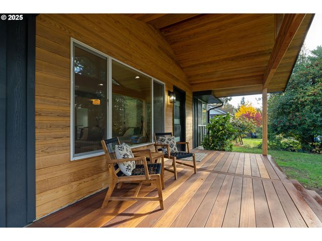 646 Se OAK St, White Salmon, WA 98672