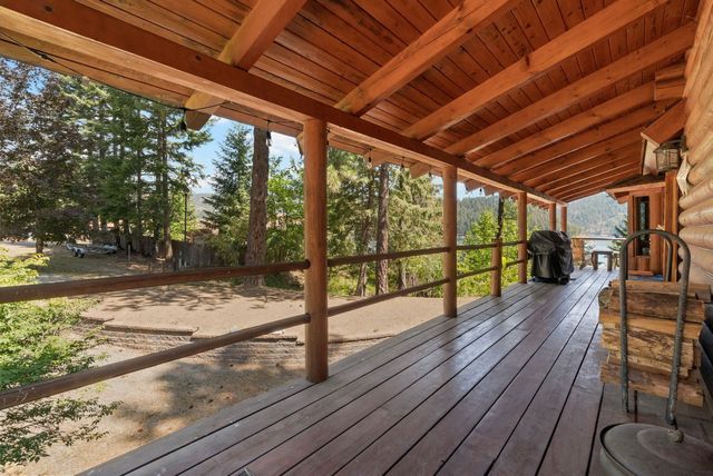 242 Crystal Shores Dr, Newport, WA 99156
