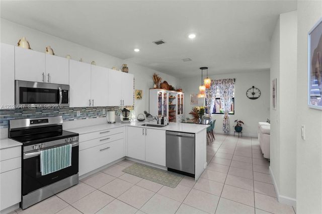 12862 SW 231st St, Miami, FL 33170