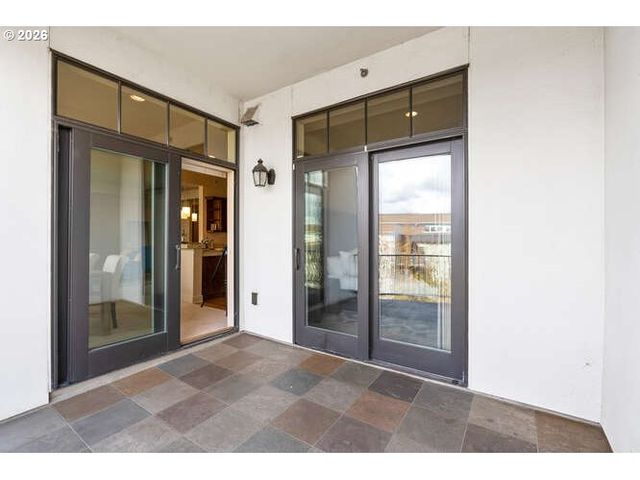 707 N HAYDEN ISLAND Dr 427, Portland, OR 97217