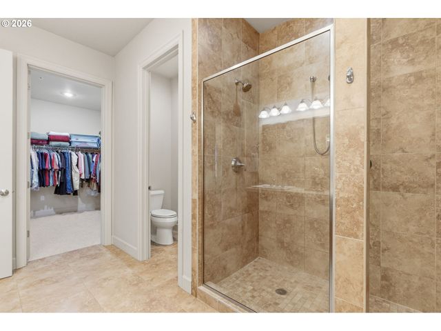 707 N HAYDEN ISLAND Dr 427, Portland, OR 97217