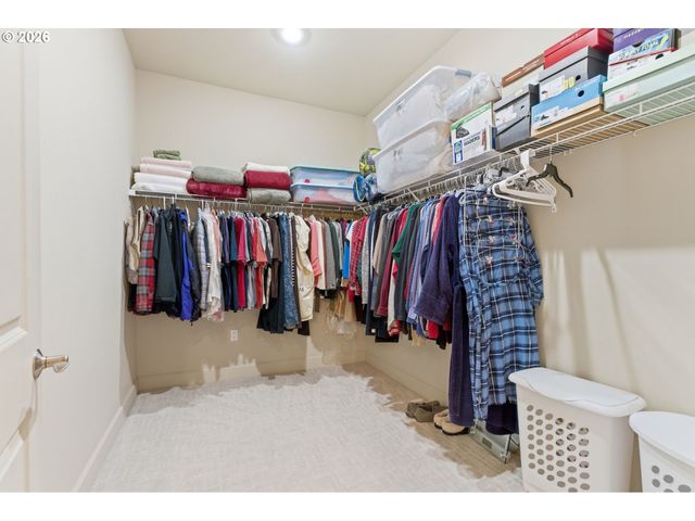 707 N HAYDEN ISLAND Dr 427, Portland, OR 97217