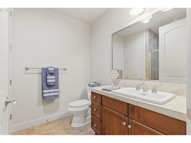 707 N HAYDEN ISLAND Dr 427, Portland, OR 97217