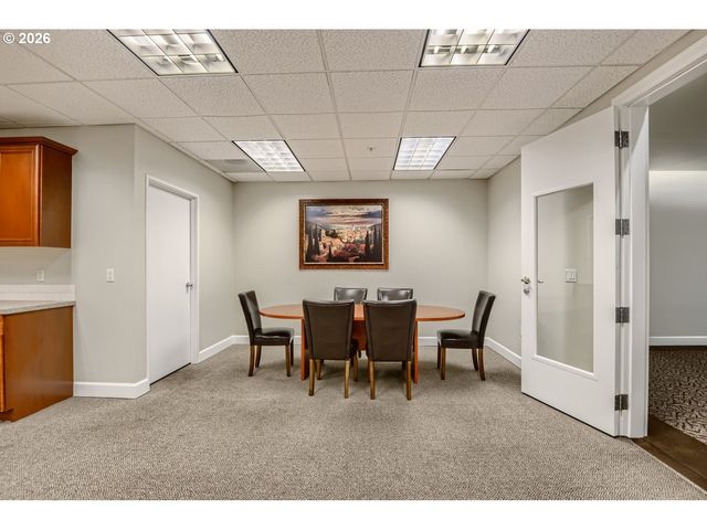 707 N HAYDEN ISLAND Dr 427, Portland, OR 97217