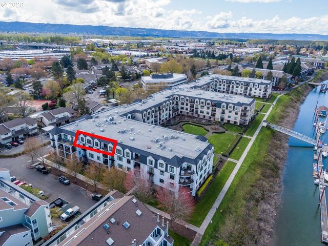 707 N HAYDEN ISLAND Dr 427, Portland, OR 97217