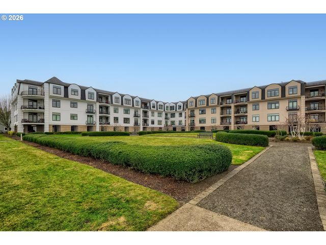 707 N HAYDEN ISLAND Dr 427, Portland, OR 97217