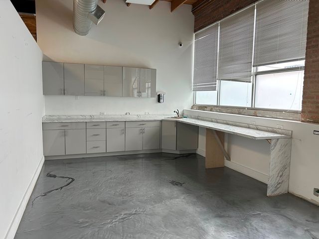 1438 W Fulton Street, Chicago, IL 60607