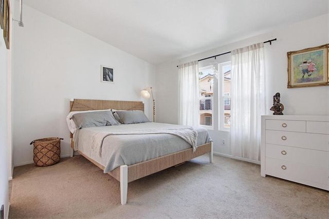 18650 Caminito Cantilena 296, San Diego, CA 92128