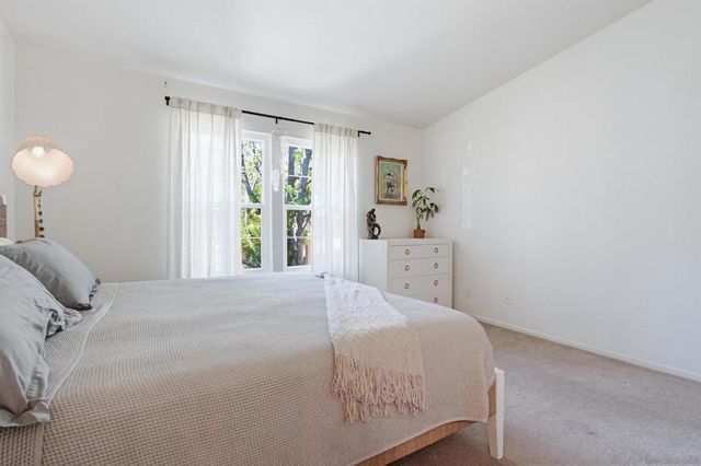 18650 Caminito Cantilena 296, San Diego, CA 92128