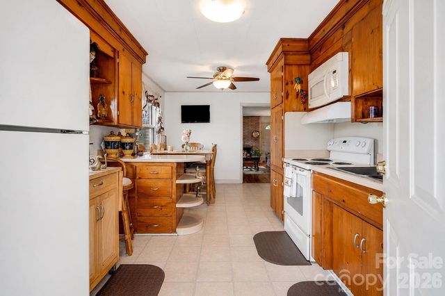 4 Brad Street, Asheville, NC 28803