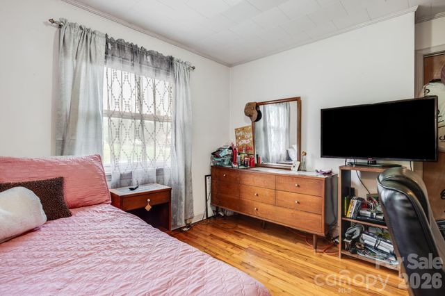 4 Brad Street, Asheville, NC 28803