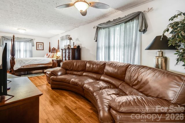 4 Brad Street, Asheville, NC 28803