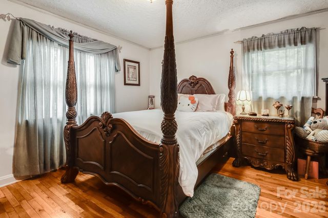 4 Brad Street, Asheville, NC 28803
