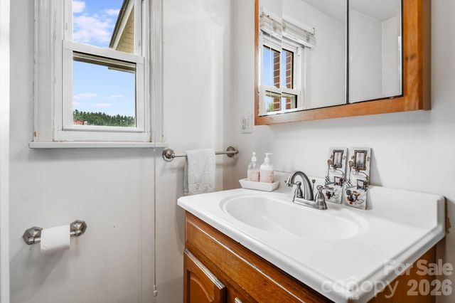 4 Brad Street, Asheville, NC 28803