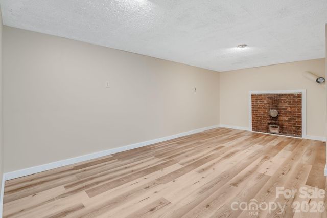 4 Brad Street, Asheville, NC 28803