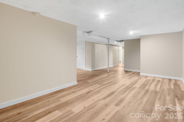4 Brad Street, Asheville, NC 28803