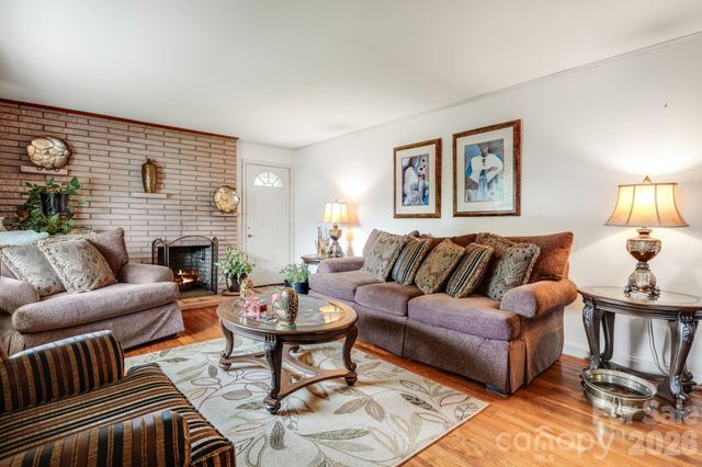 4 Brad Street, Asheville, NC 28803