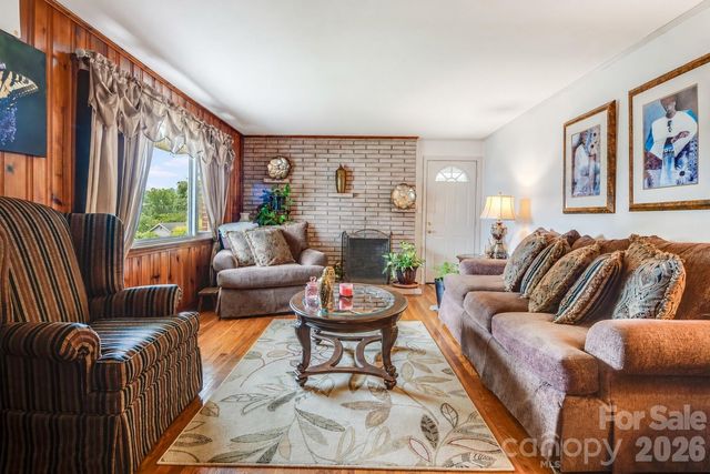 4 Brad Street, Asheville, NC 28803