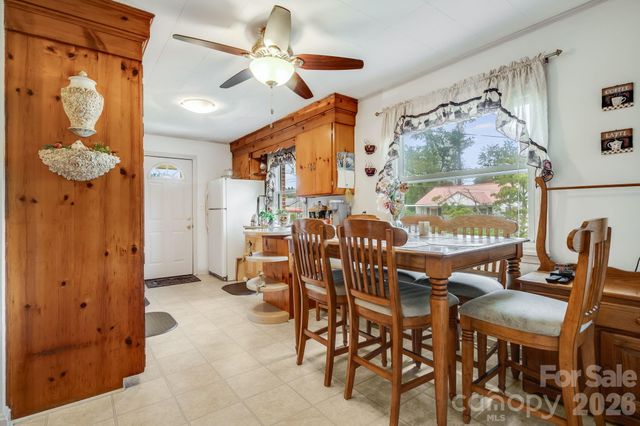 4 Brad Street, Asheville, NC 28803