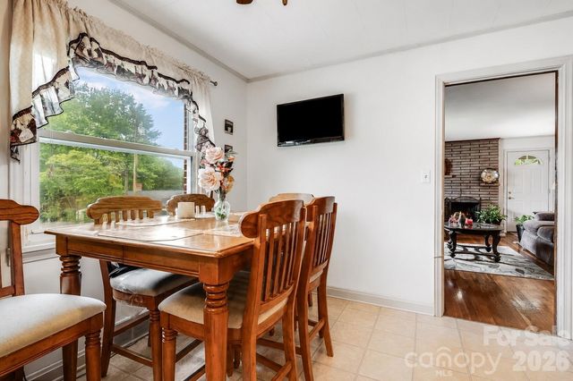 4 Brad Street, Asheville, NC 28803