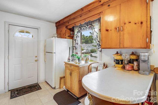 4 Brad Street, Asheville, NC 28803