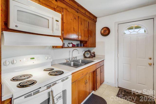 4 Brad Street, Asheville, NC 28803