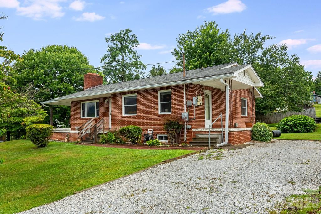 4 Brad Street, Asheville, NC 28803