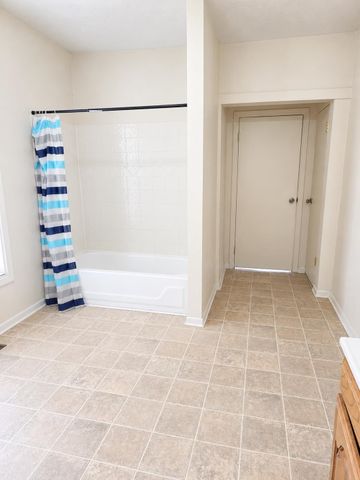 314 S 9th, Salina, KS 67401