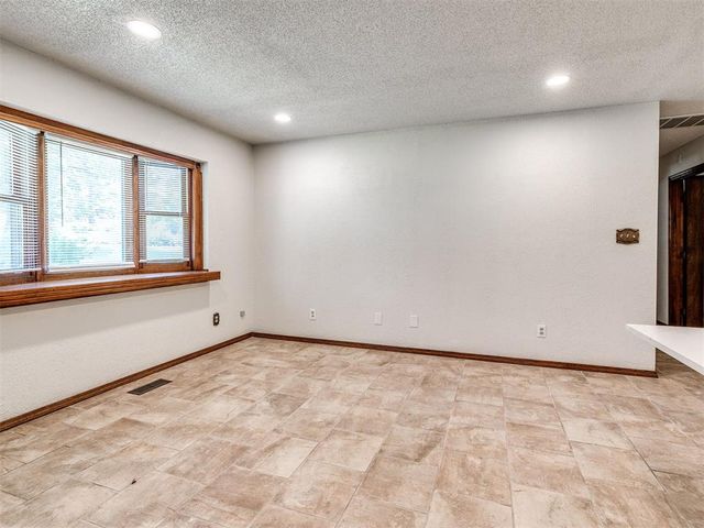 7101 S Pottawatomie Road, Newalla, OK 74857