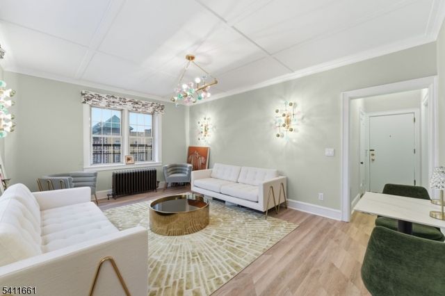 133 Summit Ave 16, Summit City, NJ 07901