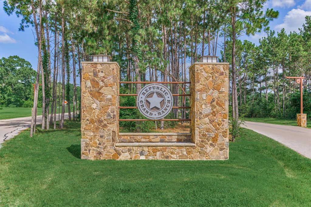 15546 Republic Park Trail, Willis, TX 77378