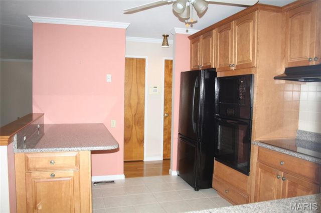 1060 Preakness Lane, Florissant, MO 63033