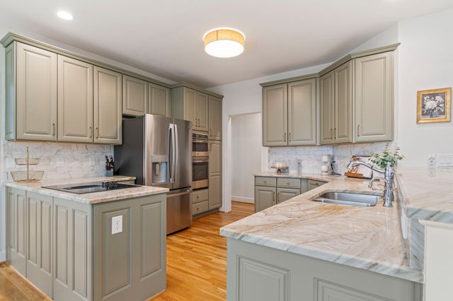 243 Spencer Creek Rd, Franklin, TN 37069