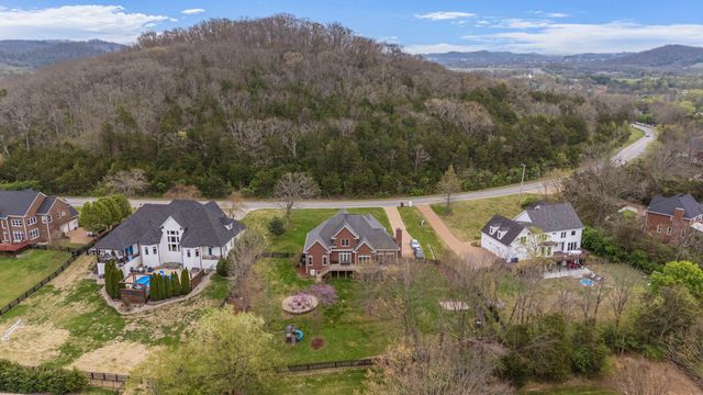 243 Spencer Creek Rd, Franklin, TN 37069