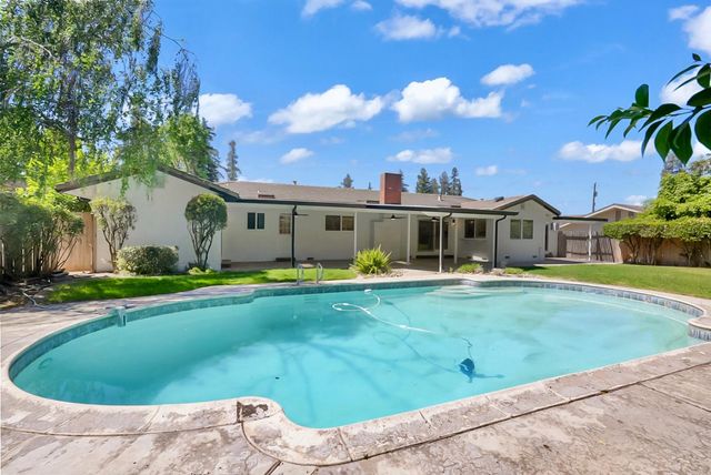 6908 Arrowwood Dr, Riverbank, CA 95367